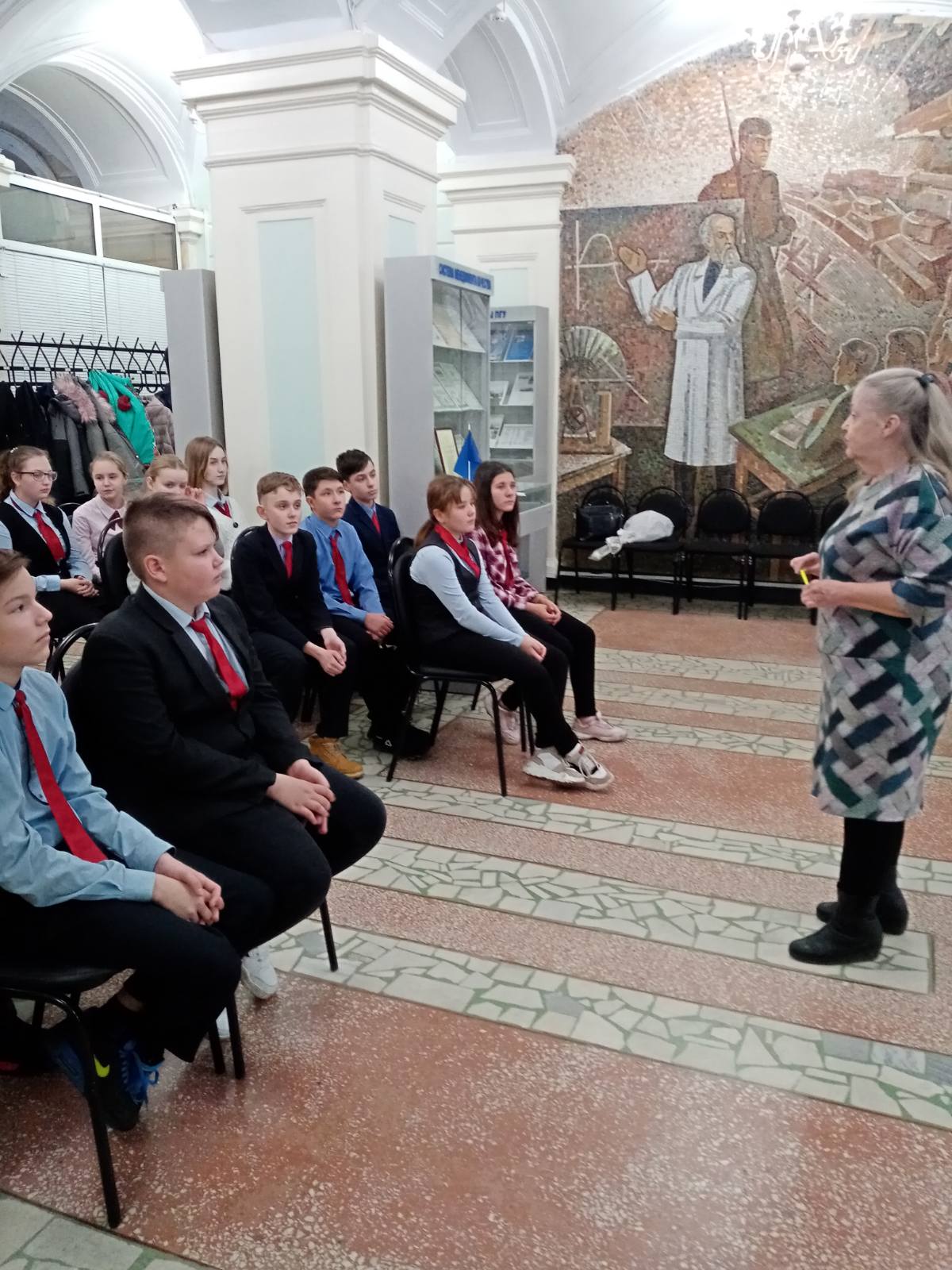 Экскурсия в музеи ПГУ для школьников, организованная
кафедрой «Английский язык»